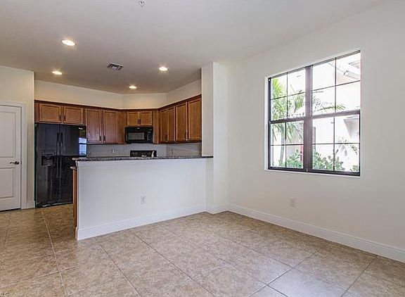 4th image of 1419 Santiago Cir #1603