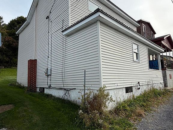 2nd image of 142 Walnut St