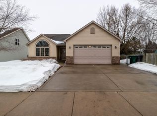 8497 Westbrook Dr, Sturtevant, WI 53177