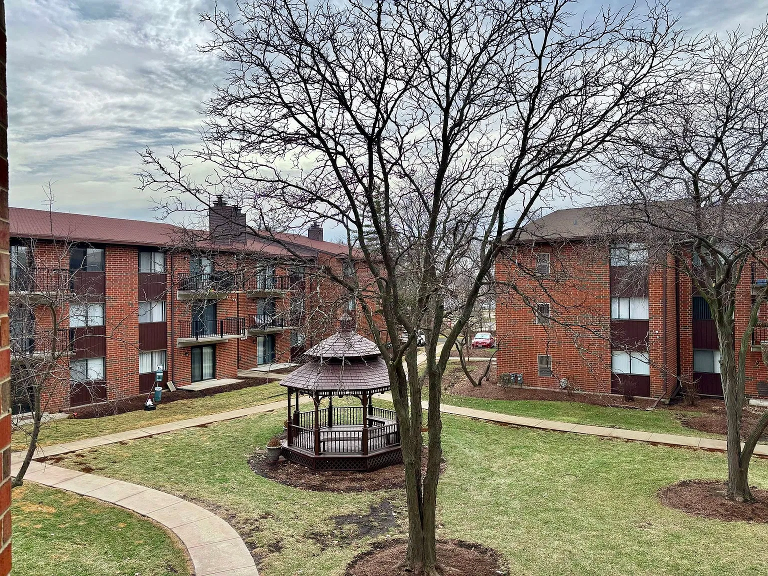 Royal Grove Apartments — Photo 4