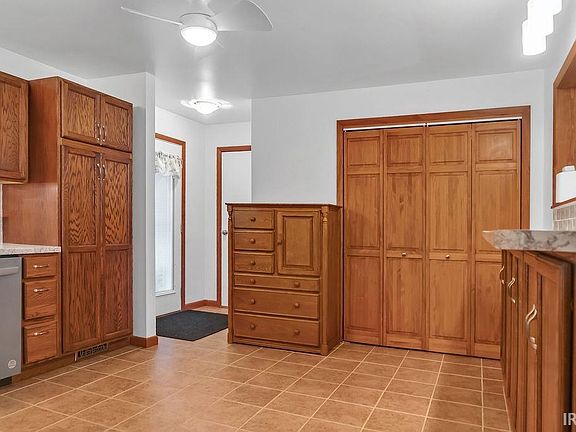 5th image of 1324 N Kinser Pike