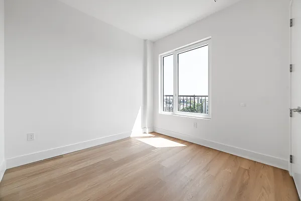 Rented by Key City Capital Inc | media 9