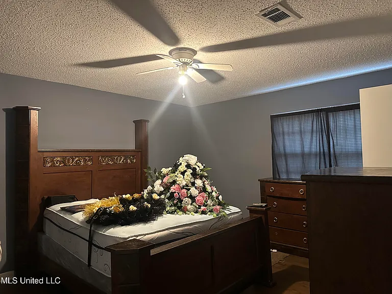 1156 Garden Park Dr — Photo 20