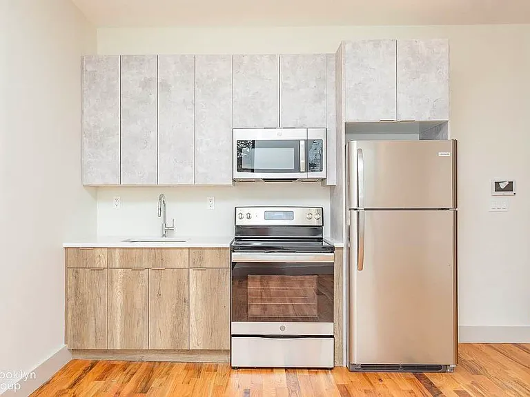 1300 Halsey St #2A — Photo 6