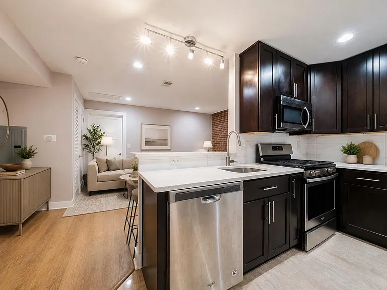 165 Webster Ave #1 — Photo 19