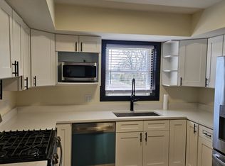 1115 E Algonquin Rd Unit 20, Arlington Heights, IL 60005