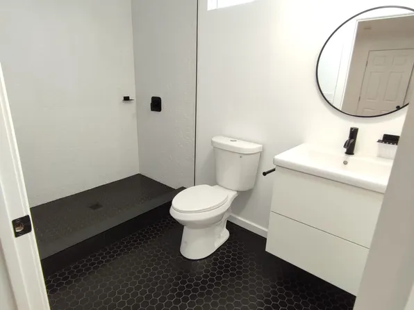 2104 E 89th St, Los Angeles, CA 90002