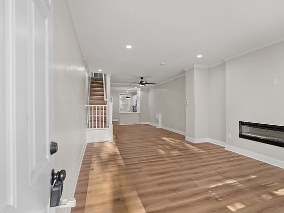 3rd image of 2625 Huntingdon Ave #1