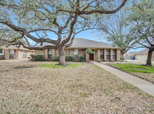 2406 Saint Andrews Dr, Ennis, TX 75119