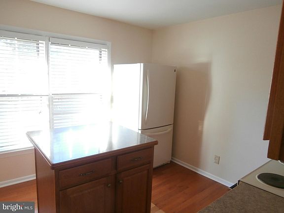 4th image of 61 Mockingbird Ln