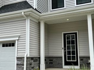 16 Signorelli Ln, Morris Plains, NJ 07950