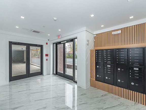 5th image of 459 Bloomfield Ave #207