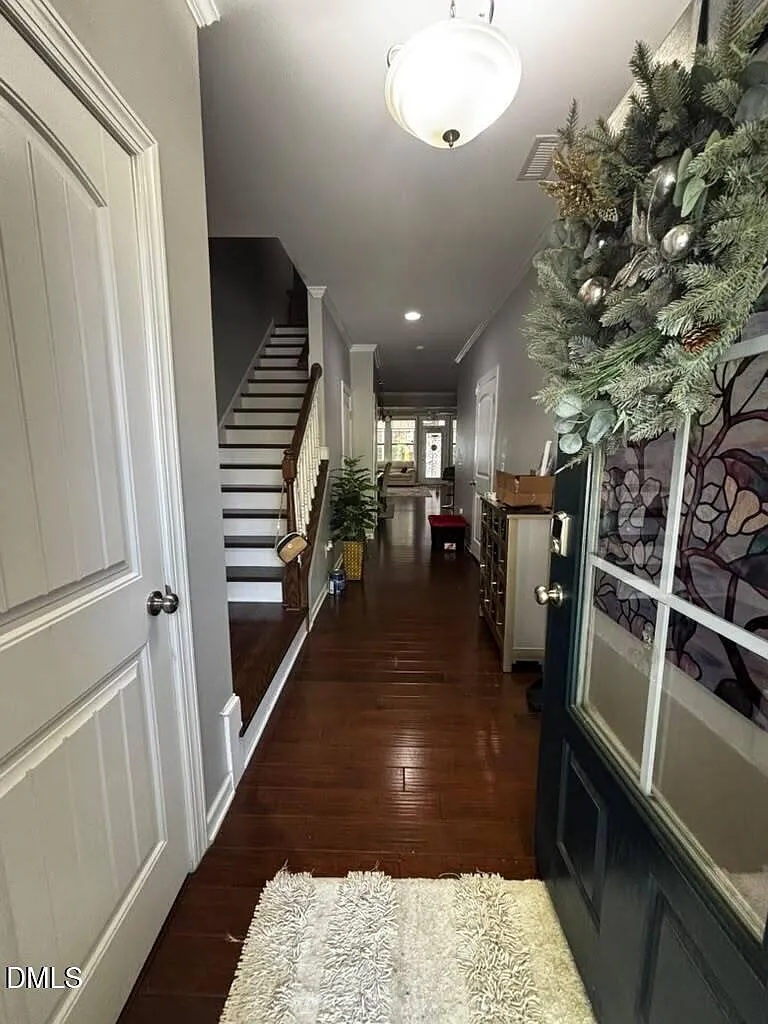 3 bed, 3.5 bath, 2717 sqft, $2,300 — Photo 3