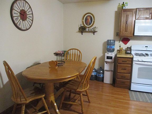 3rd image of 2920 Loraine Pl