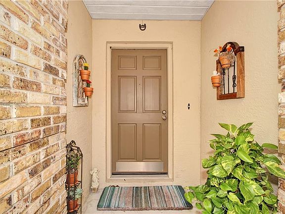 3rd image of 10117 Cedar Dune Dr