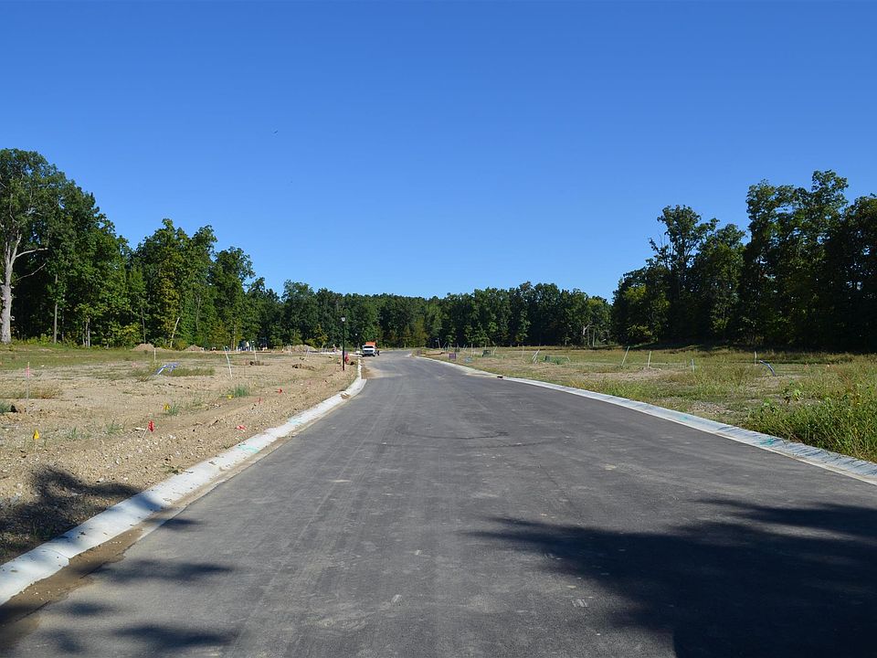 1st image of 628 S Valley River Dr #26
