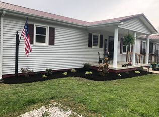 775 Silver Dollar Lake Rd, Annville, KY 40402