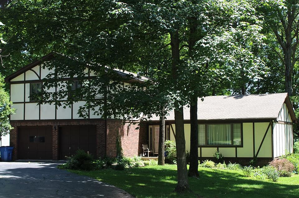 1st image of 125 Bluegrass Dr