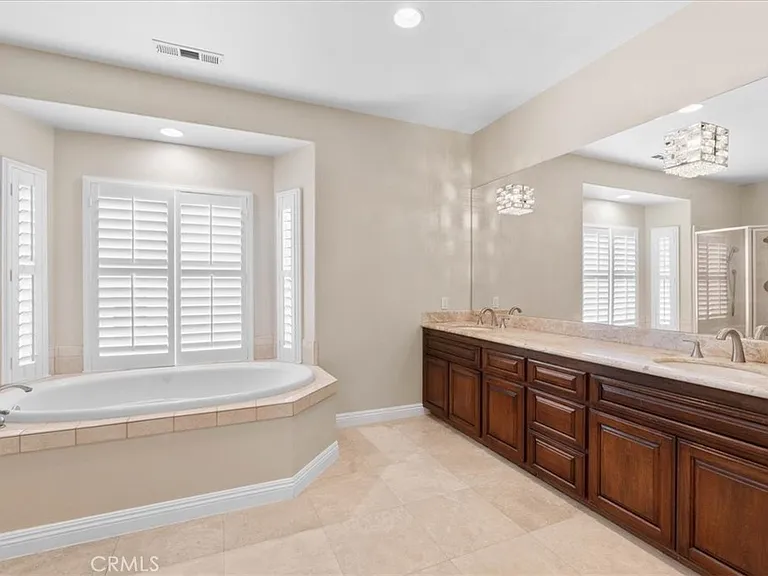 540 W 25th St — Photo 26