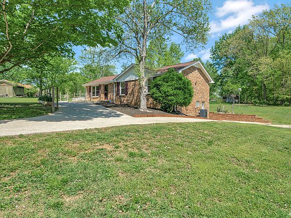 5th image of 342 Harold Dr
