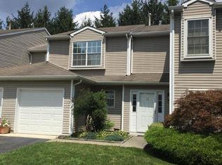13 S Pointe Cir, Tinton Falls, NJ