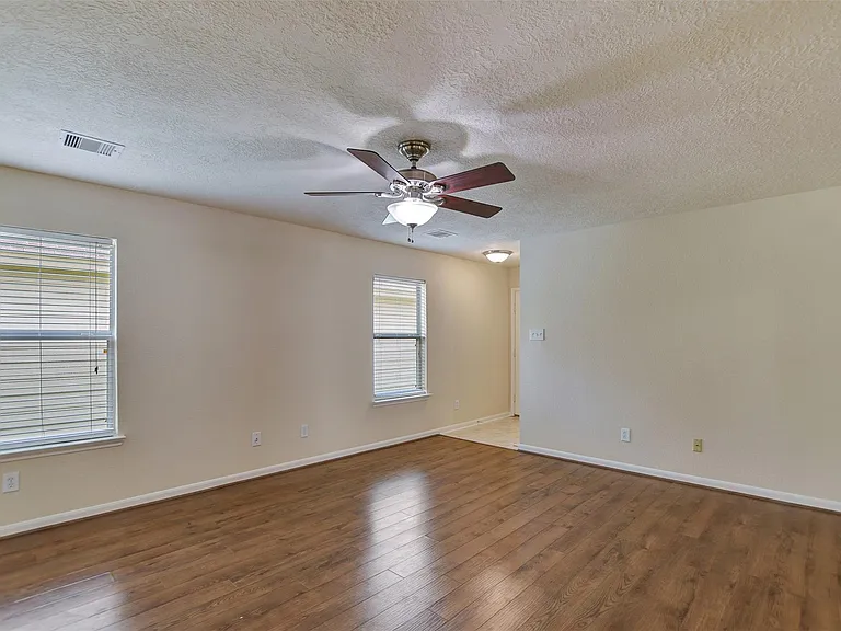 3131 Beacon Grove St — Photo 7