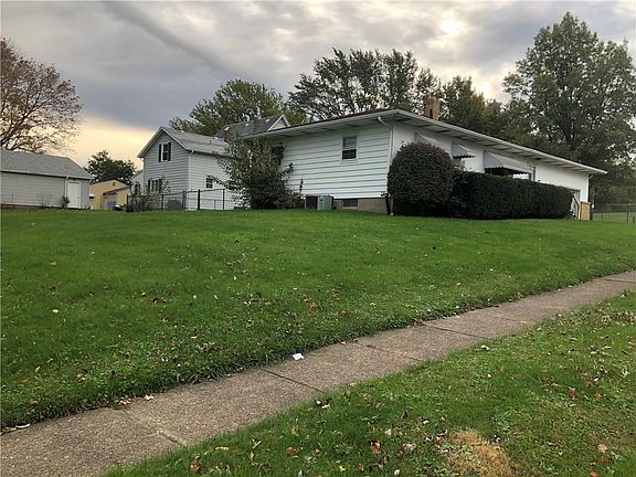 2nd image of 3725 Garden Ave
