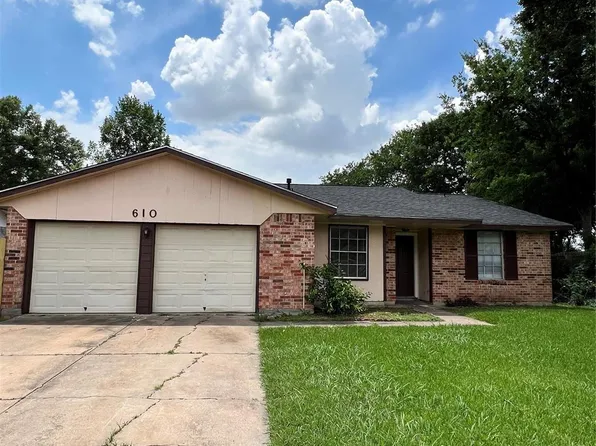 610 Wood Smoke Dr, Houston, TX 77013