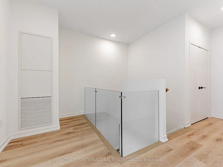 31 Garden Ave #104 — Photo 8