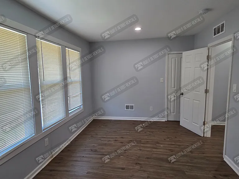 145 Waverly St — Photo 15