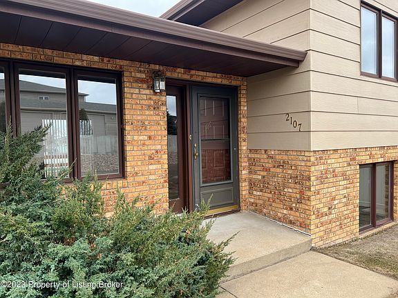 2nd image of 2107 10th Ave W