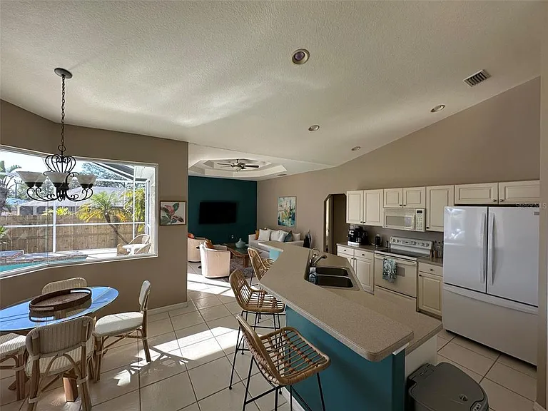 4580 Crystal Rd — Photo 9