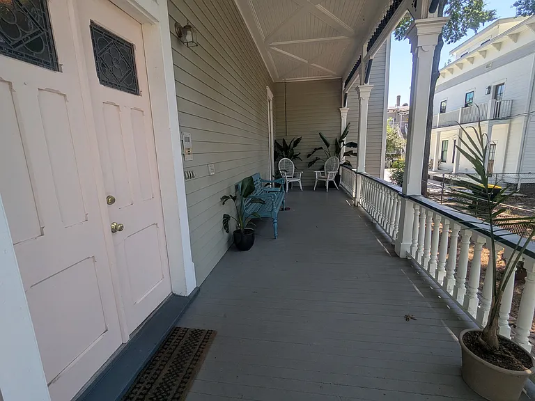 215 W Gwinnett St #2 — Photo 3