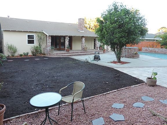 3rd image of 8408 Aqueduct Ave