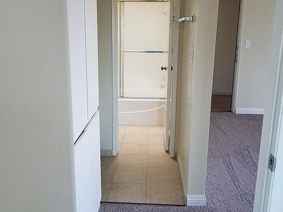 3rd image of 6121 Woodman Ave APT 301