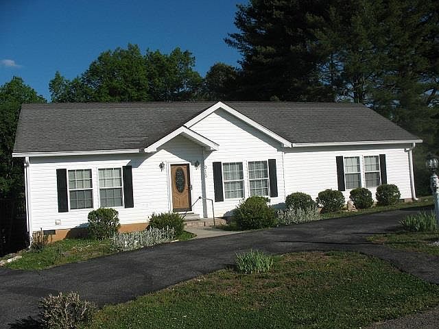 1st image of 315 Clover St