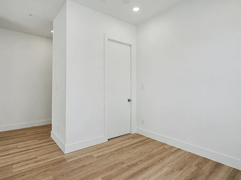 2217 N Fitzhugh Ave #203 — Photo 26