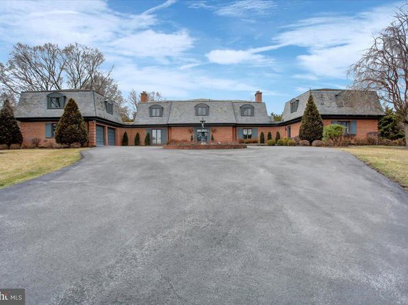 9383 Oyer Dr, Waynesboro, PA 17268
