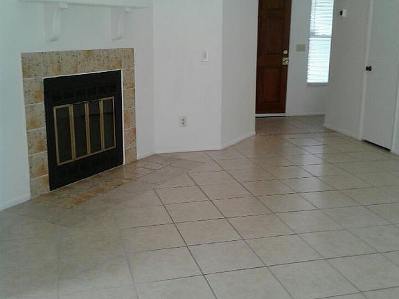 2nd image of 2729 Foxwood Ct