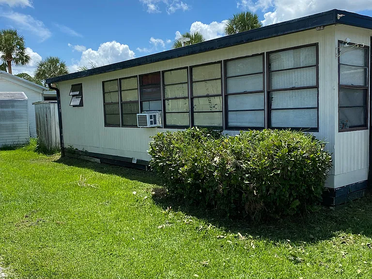 Dolphin Ln — Photo 2