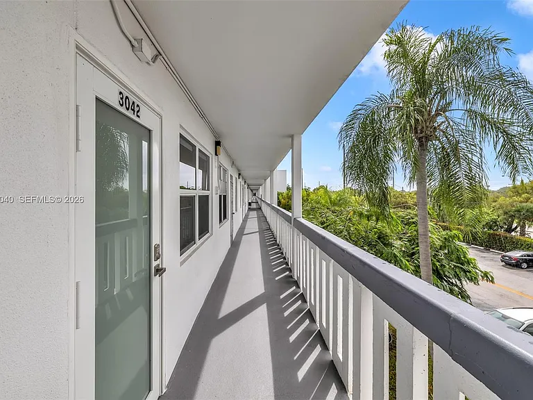 3042 Harwood Dr #3042-D — Photo 24