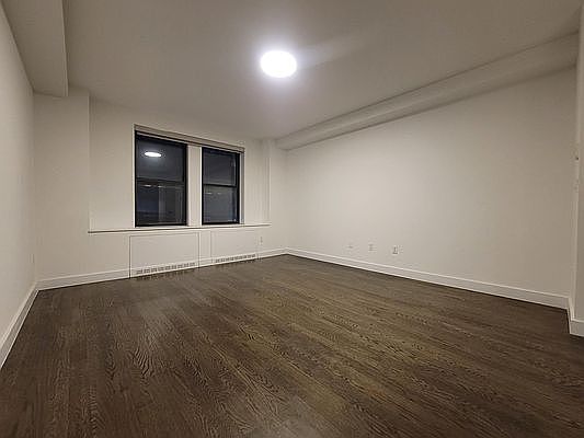 2nd image of 666 W End Ave APT 2K