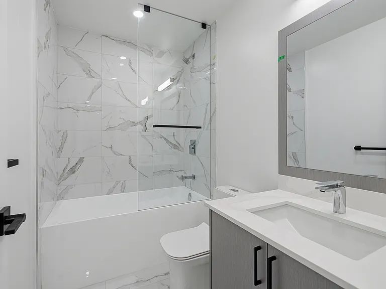 587 Oakwood Ave — Photo 30