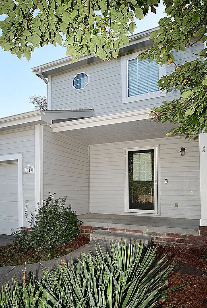 Spacious Four Bedroom Available Now! — Photo 4