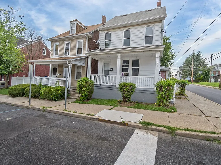 301 W Wilkes Barre St — Photo 2