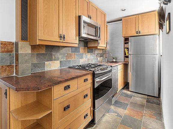 5th image of 408 W 34th St APT 5B