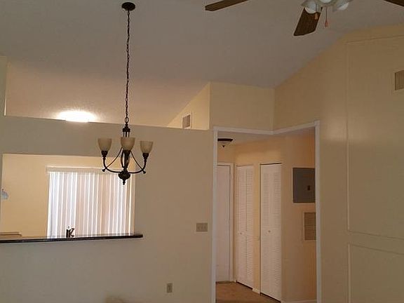 4th image of 935 Park Villa Cir