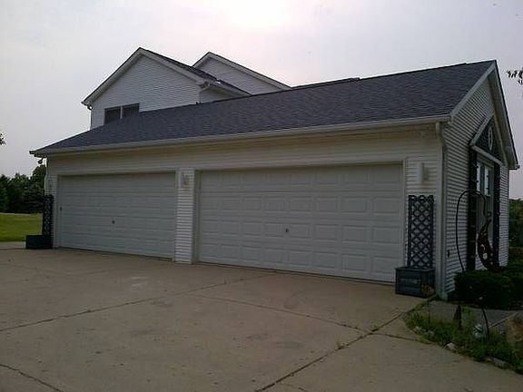 3.5 car extra deep garage