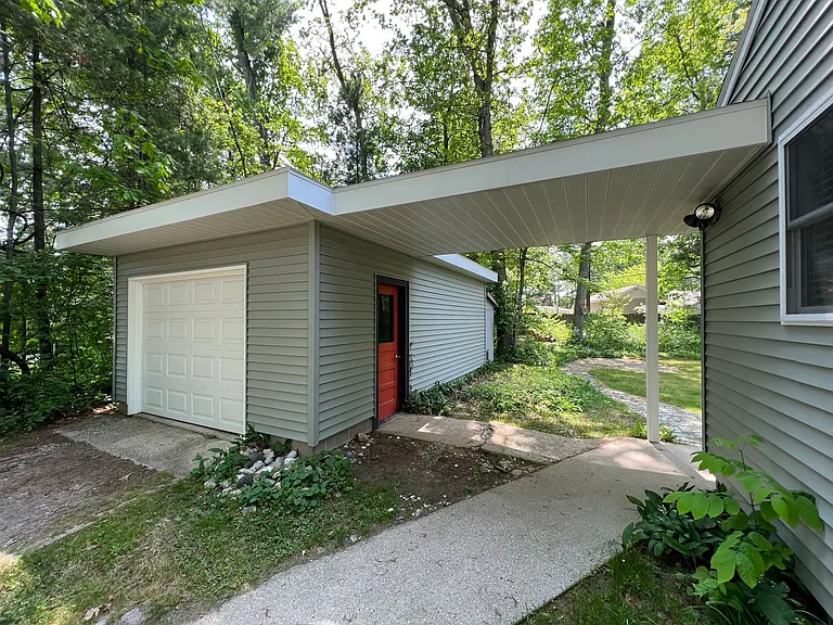 2020 Chippewa St — Photo 24