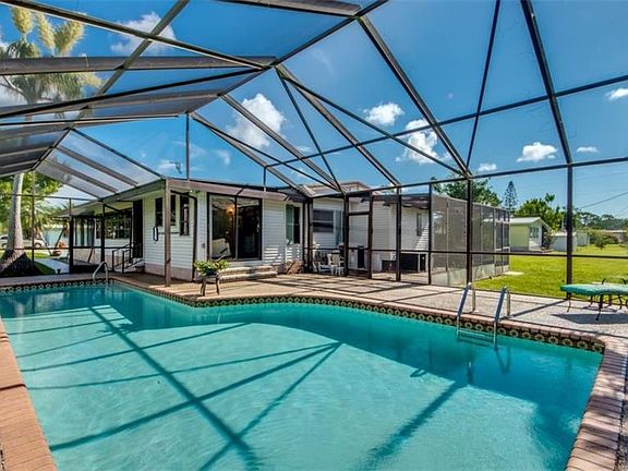 4th image of 9931 Cree Ln